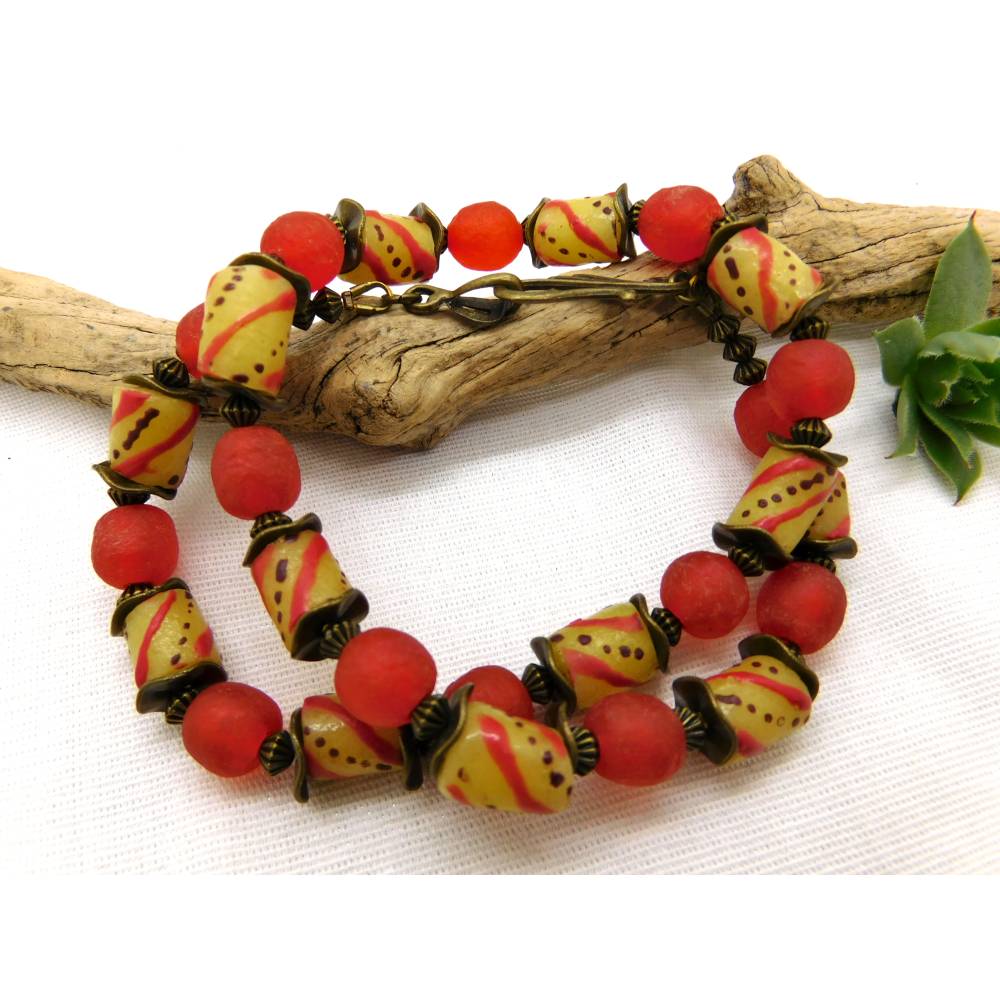 afrikanische Halskette aus Recyclingglas, gelb rot