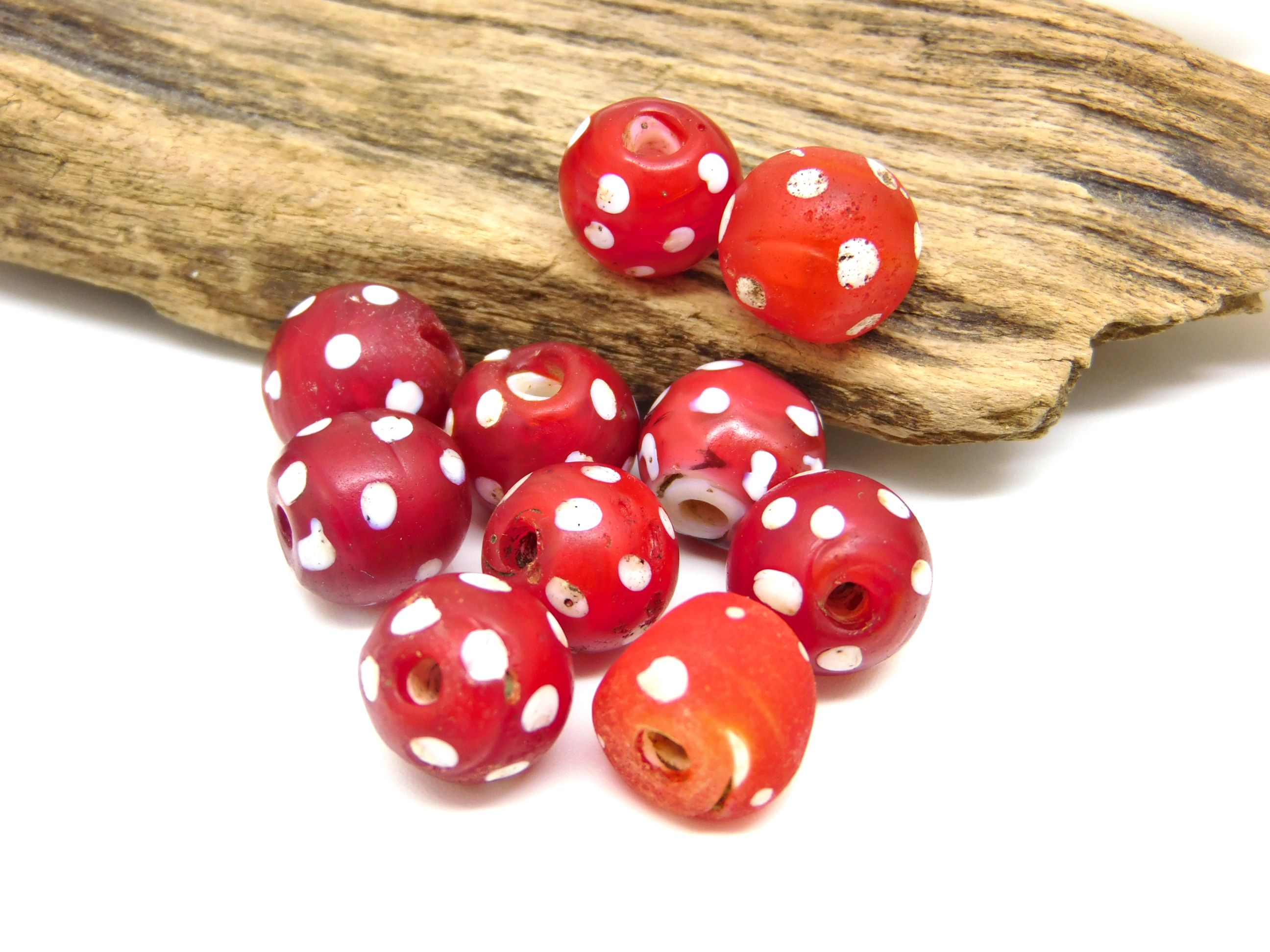 10 rote Skunk Beads - alte venezianische Glasperlen - Handelsperlen
