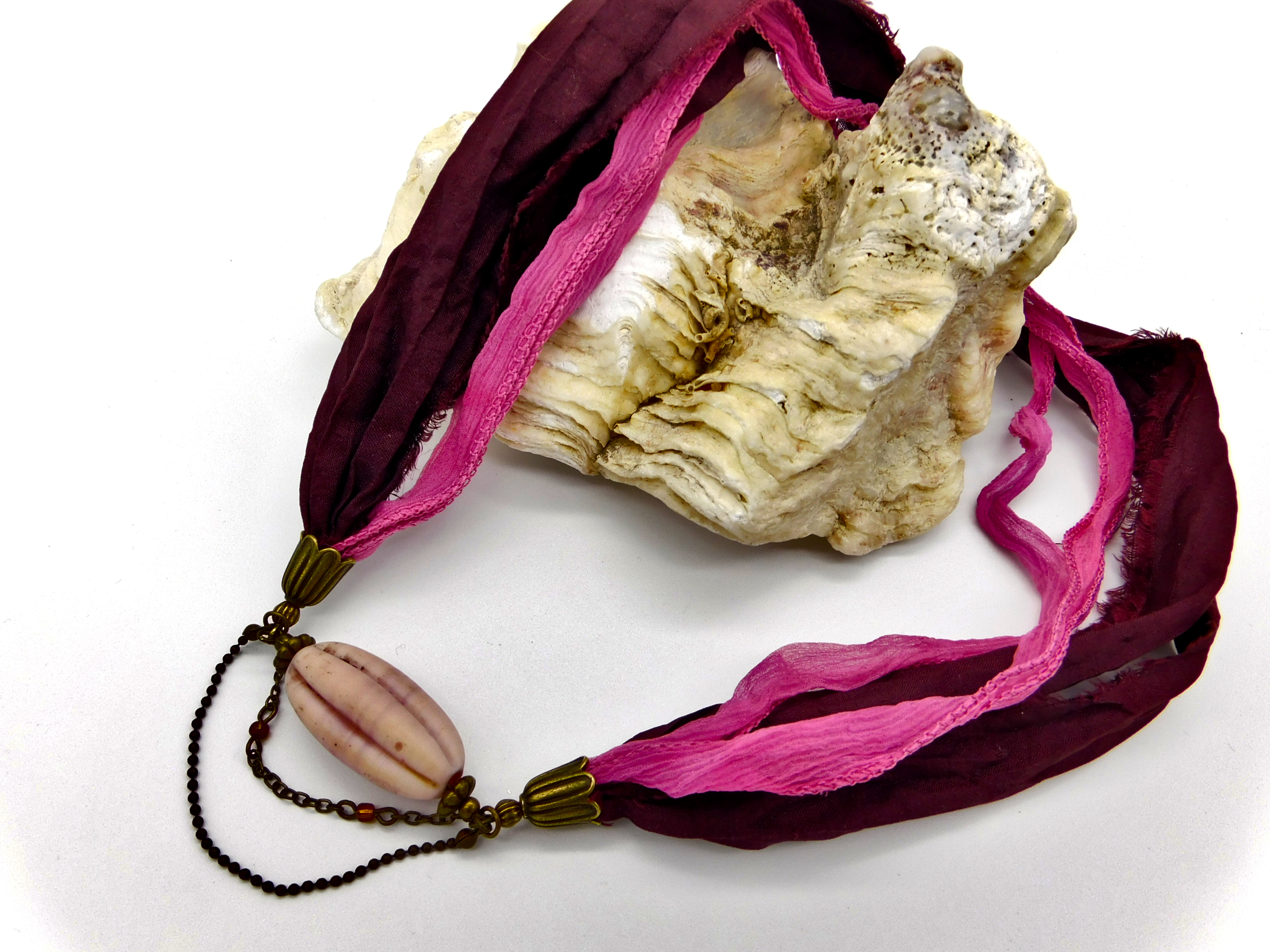 Halskette mit Sari Seidenband - dunkelrot, rosé