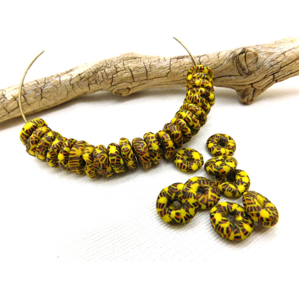 30 recycled Beads Rondelle - Krobo - Gelb, Schwarz, Rot 