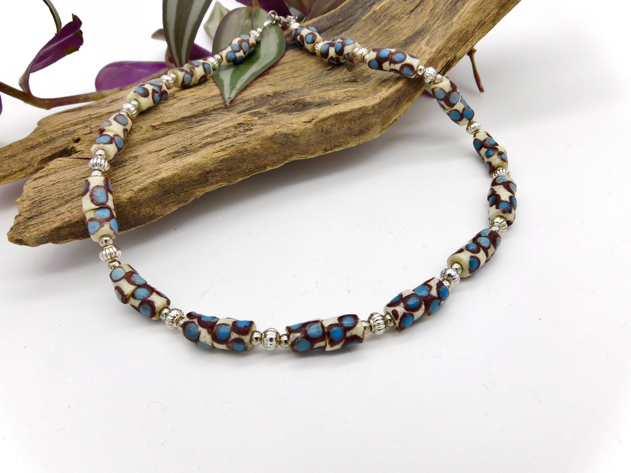 Afrikanische Halskette mit kleinen Krobo Perlen