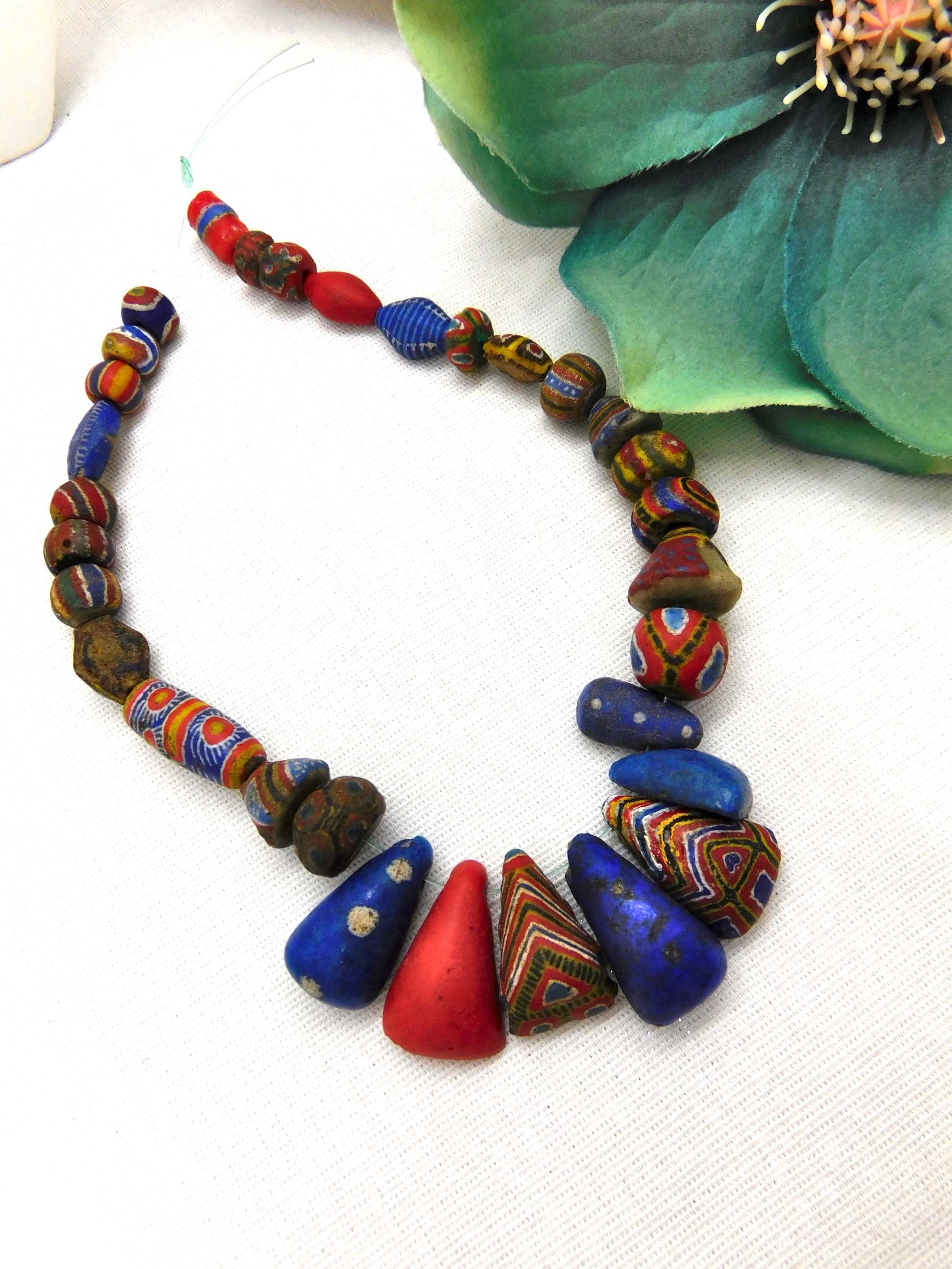 Kiffa glassbeads from Mauritania, old Kiffa beads authentic