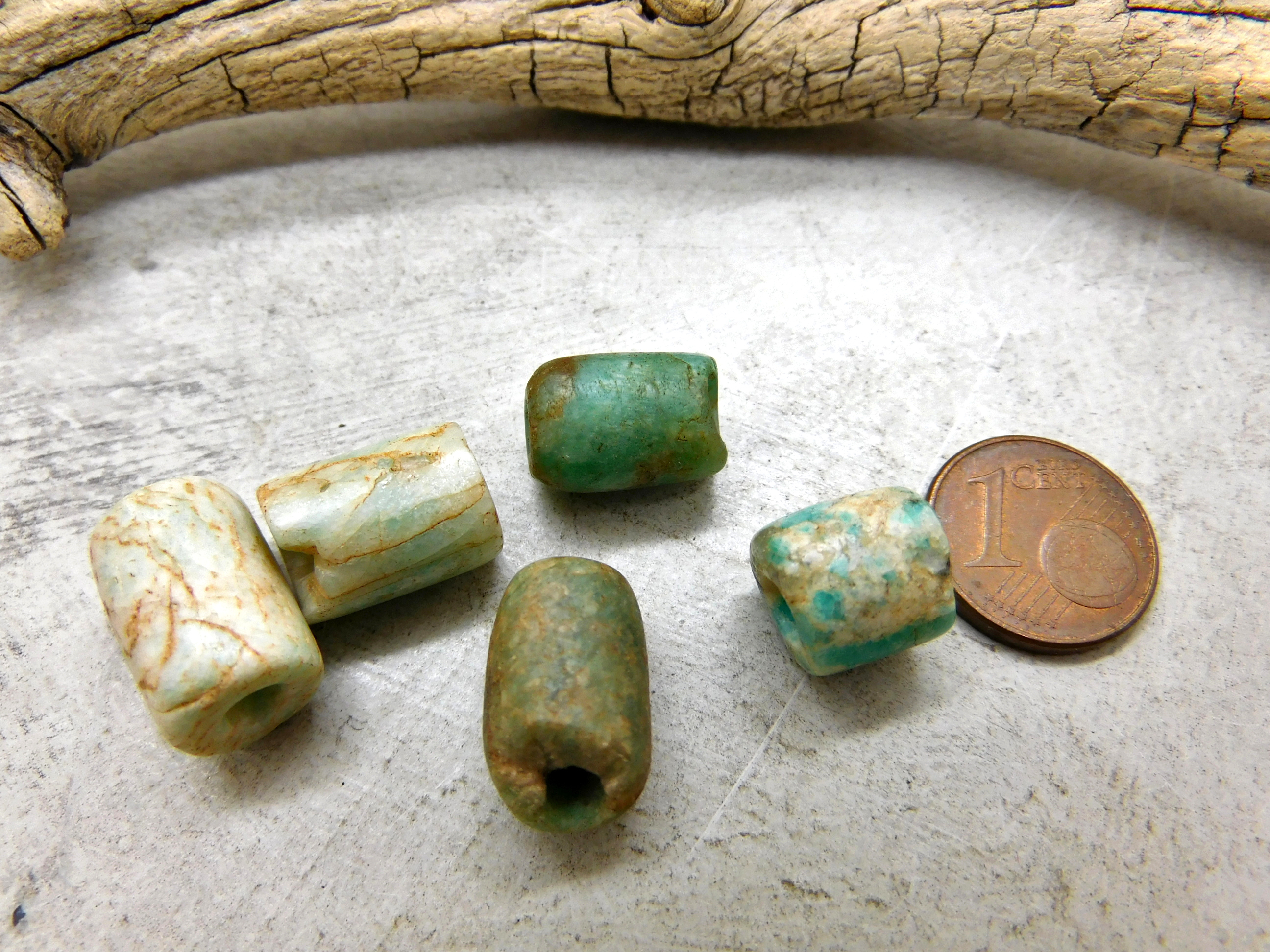 5 antike Amazonit-Perlen aus Mauretanien - Zylinder - 9,9g - seltener Sahara Stein