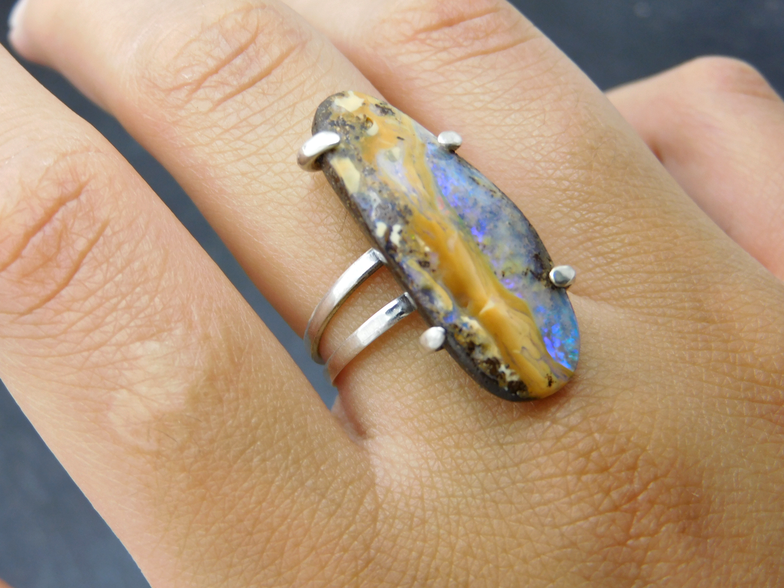 Boulder Opal Ring 925er Silber handgeschmiedet