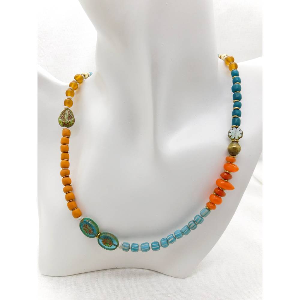 Halskette mit Glasperlenmix und Messing - 45-48cm - türkis orange