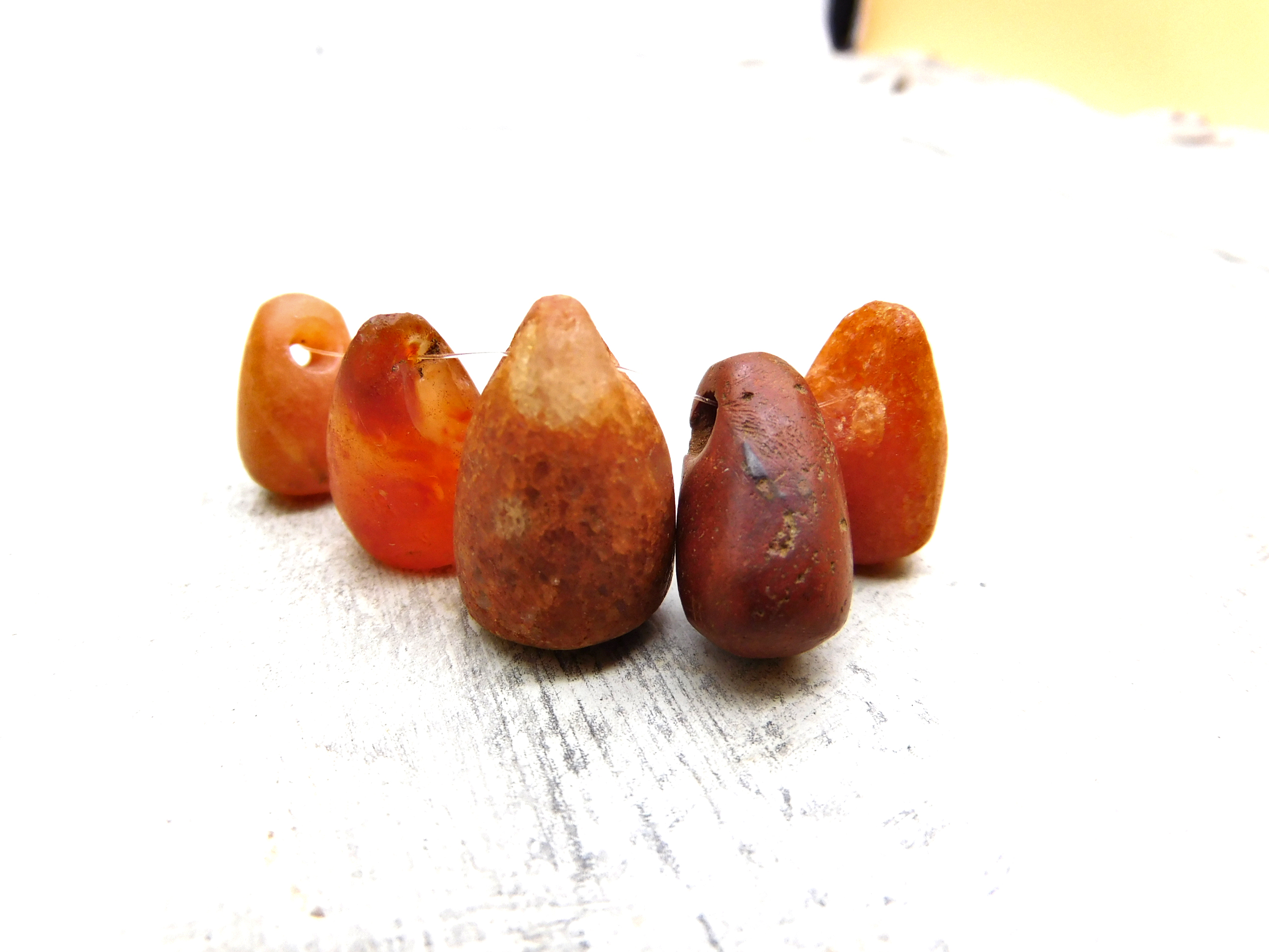 5 pendant beads from Mali - rare and old - desert stones
