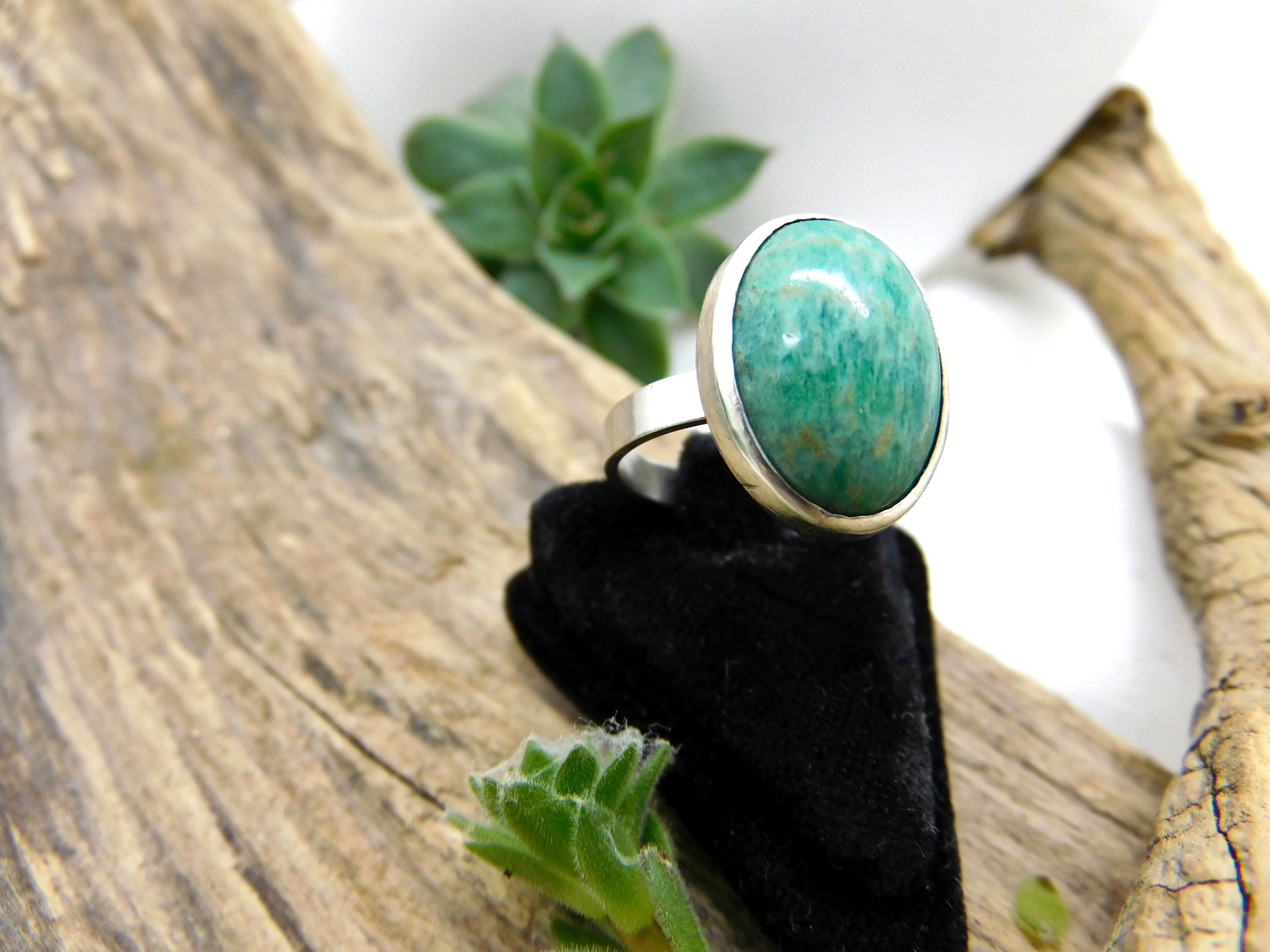 Amazonite ring in hand smithed Sterlingsilver setting - oval